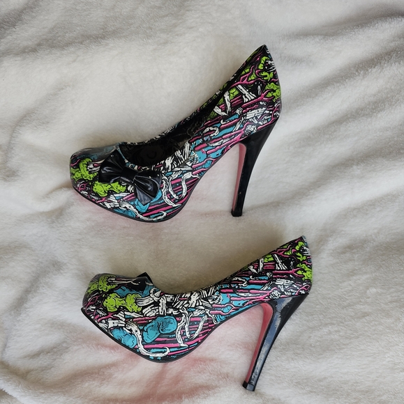 Iron Fist Multicolor Graphic Heels - Picture 2 of 6